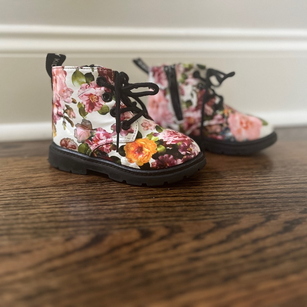 Komfyea Toddler Combat Boots off Amazon Size 7